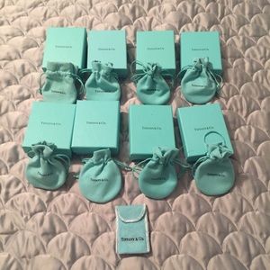 8 Tiffany boxes and pouches